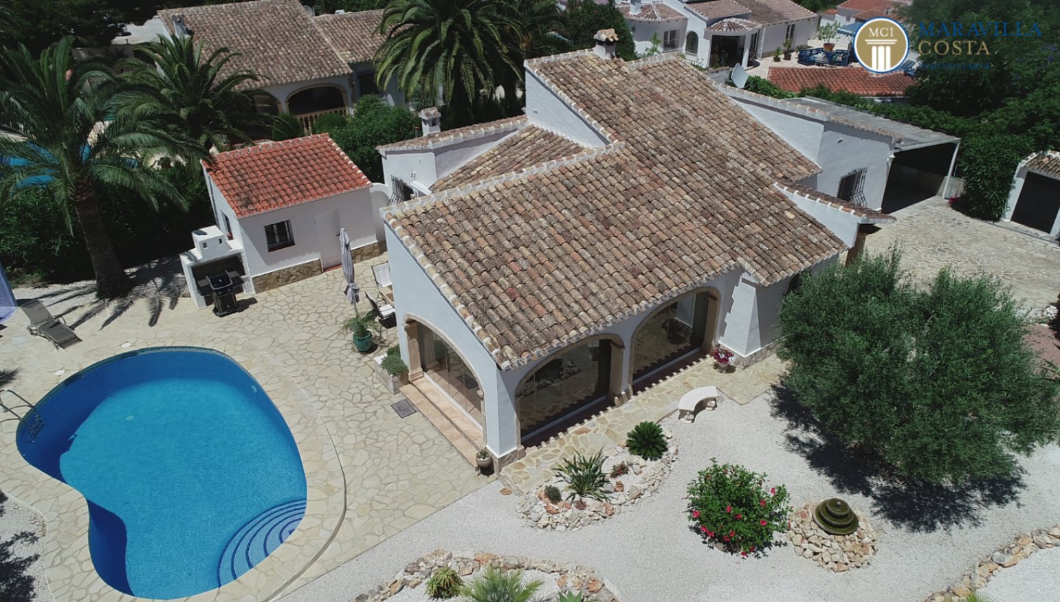 Charmante maison ensoleillée avec jardin méditerranéen, piscine et magnifique naya à vendre à Jávea (Alicante)