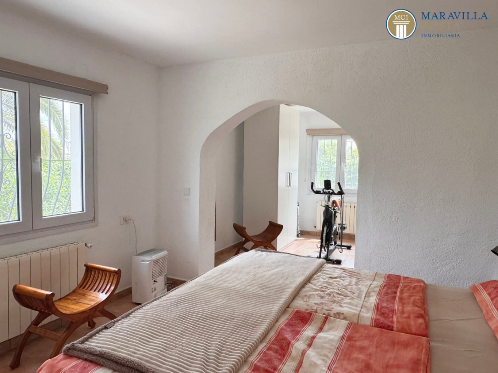 Charmante maison ensoleillée avec jardin méditerranéen, piscine et magnifique naya à vendre à Jávea (Alicante)