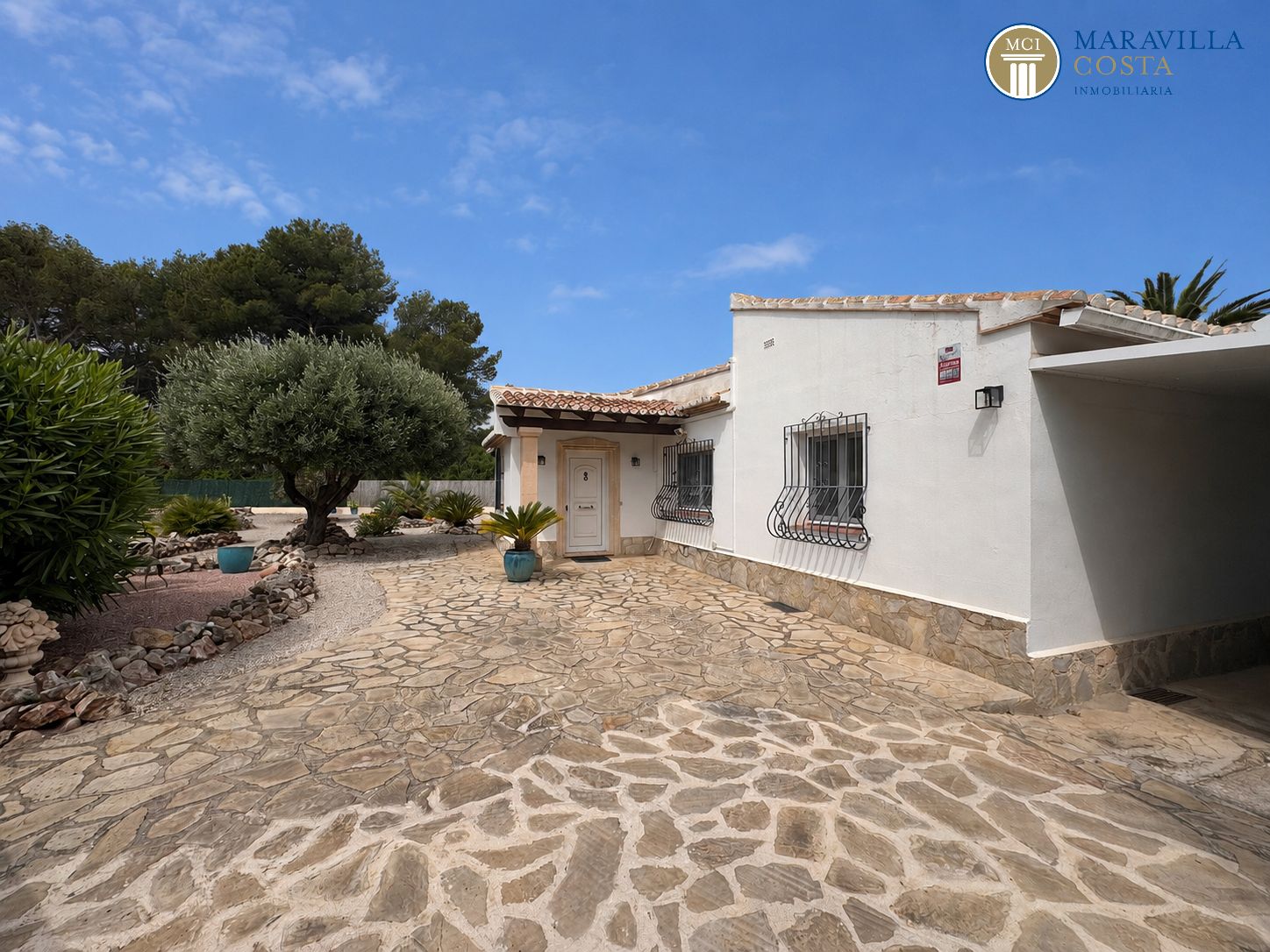 Charmante maison ensoleillée avec jardin méditerranéen, piscine et magnifique naya à vendre à Jávea (Alicante)