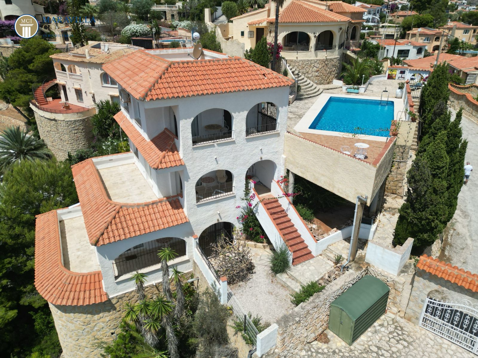 Villa avec trois appartements et vue mer sensationnelle à Calpe
