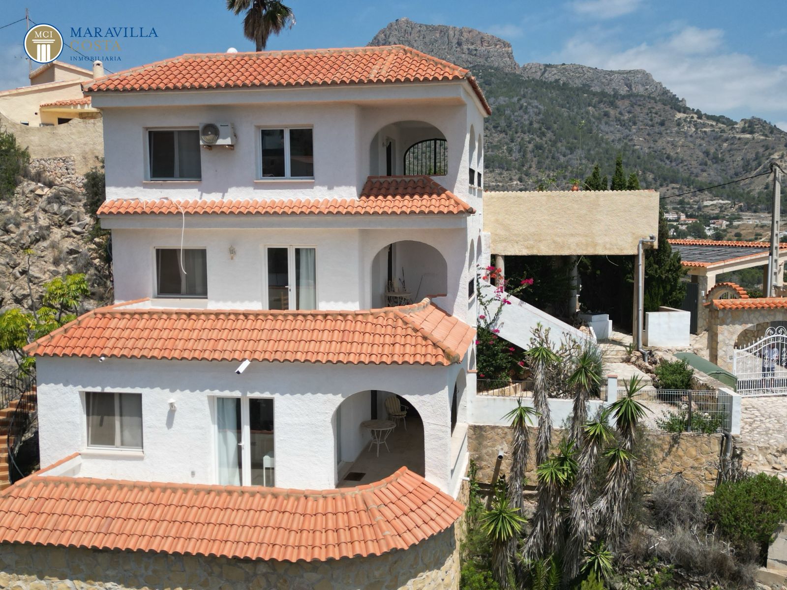 Villa avec trois appartements et vue mer sensationnelle à Calpe