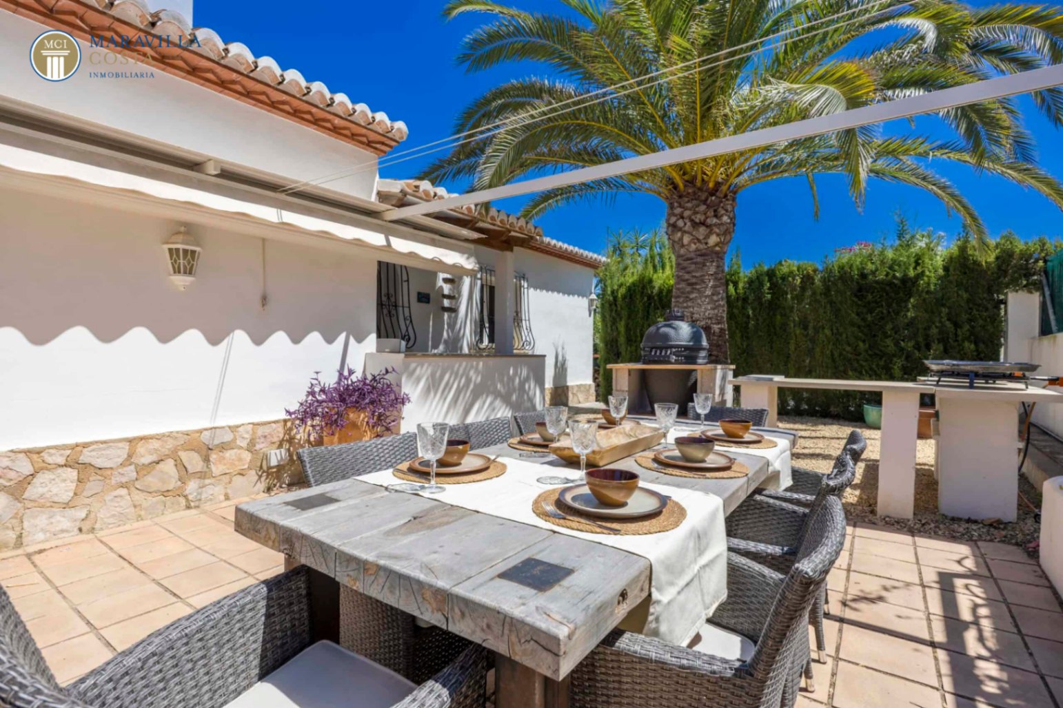 Charmante villa de style méditerranéen avec vue panoramique