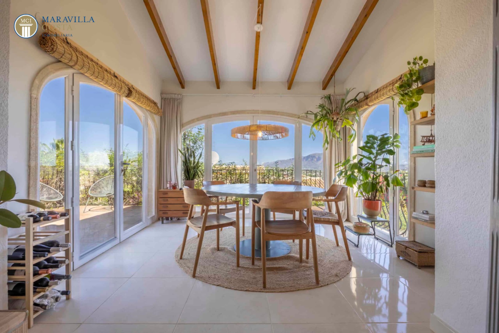 Charmante villa de style méditerranéen avec vue panoramique