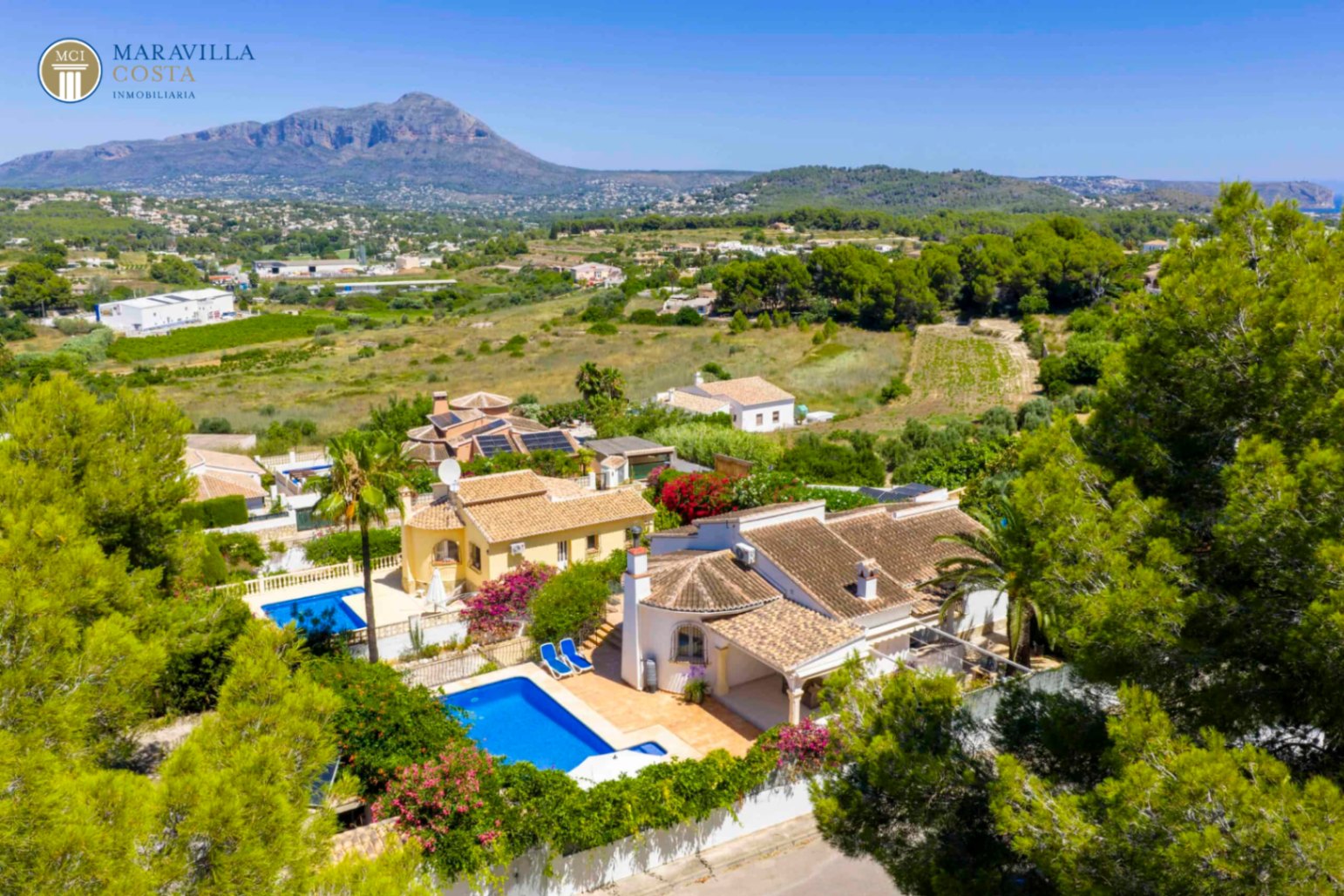 Charmante villa de style méditerranéen avec vue panoramique