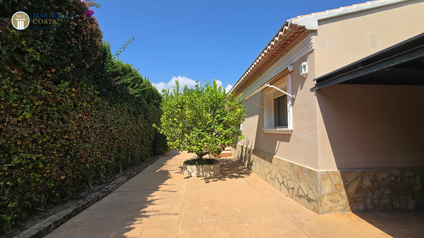Villa spacieuse et élégante de style méditerranéen