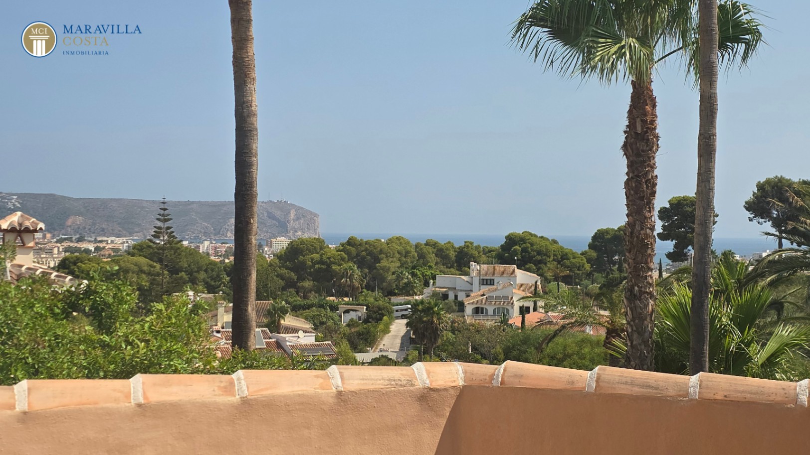 Villa spacieuse et élégante de style méditerranéen