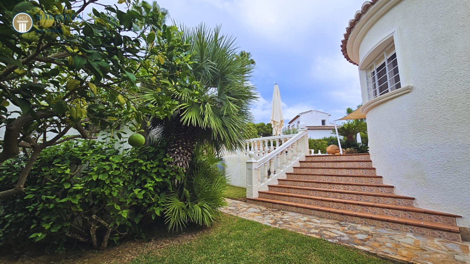 Villa élégante avec vue sur la mer, maison d'hôtes et espace piscine privé à Jávea