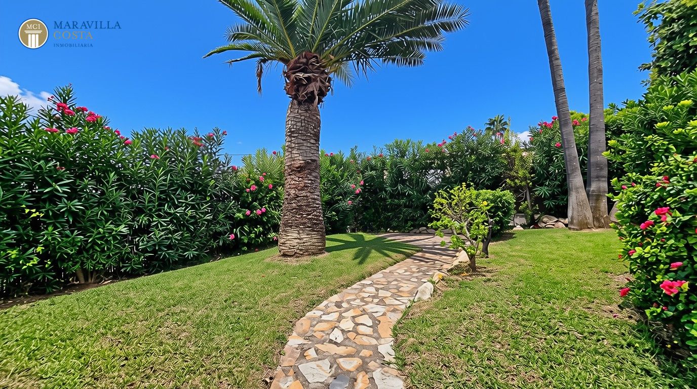 Villa élégante avec vue sur la mer, maison d'hôtes et espace piscine privé à Jávea