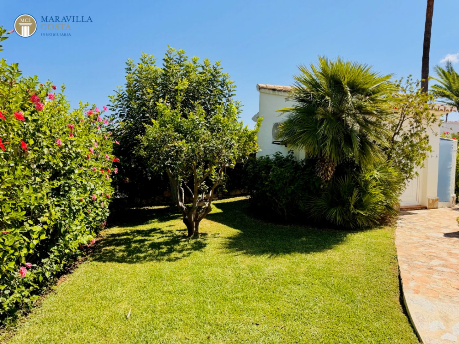 Villa élégante avec vue sur la mer, maison d'hôtes et espace piscine privé à Jávea
