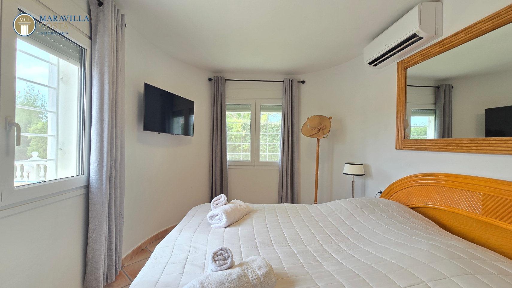 Villa élégante avec vue sur la mer, maison d'hôtes et espace piscine privé à Jávea