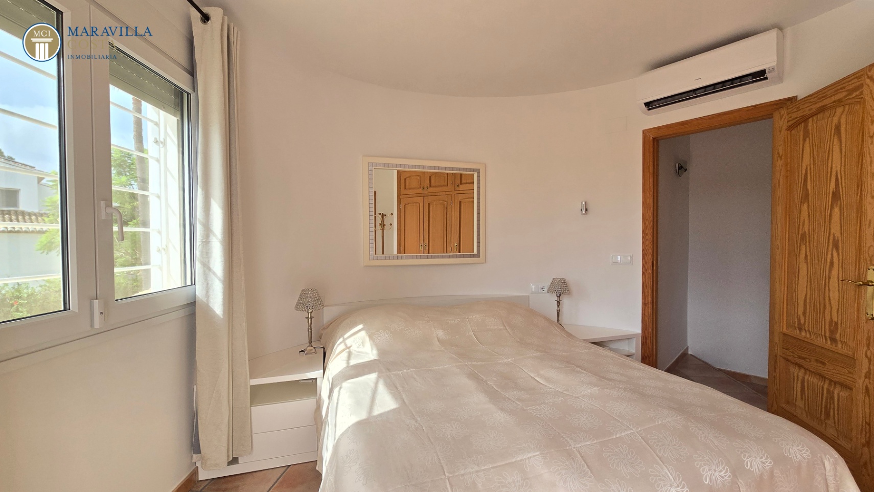 Villa élégante avec vue sur la mer, maison d'hôtes et espace piscine privé à Jávea