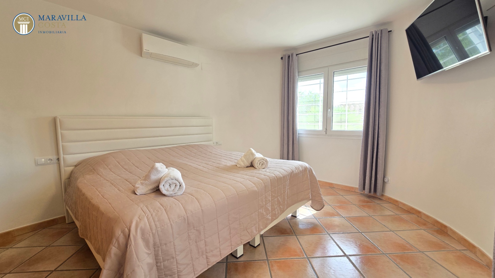 Villa élégante avec vue sur la mer, maison d'hôtes et espace piscine privé à Jávea