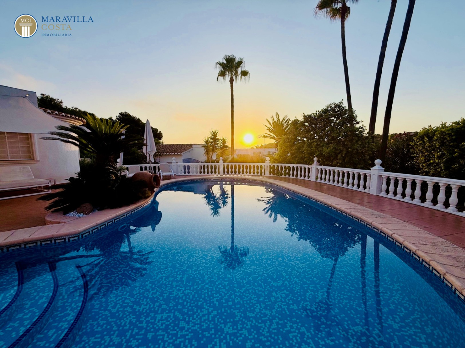 Villa élégante avec vue sur la mer, maison d'hôtes et espace piscine privé à Jávea