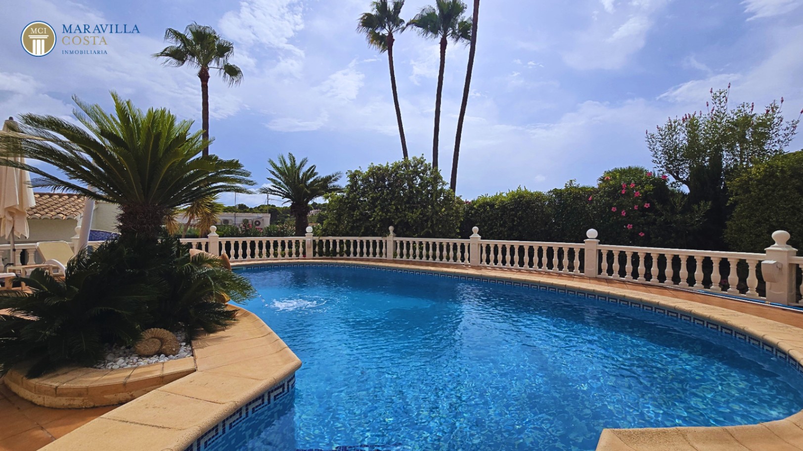 Villa élégante avec vue sur la mer, maison d'hôtes et espace piscine privé à Jávea