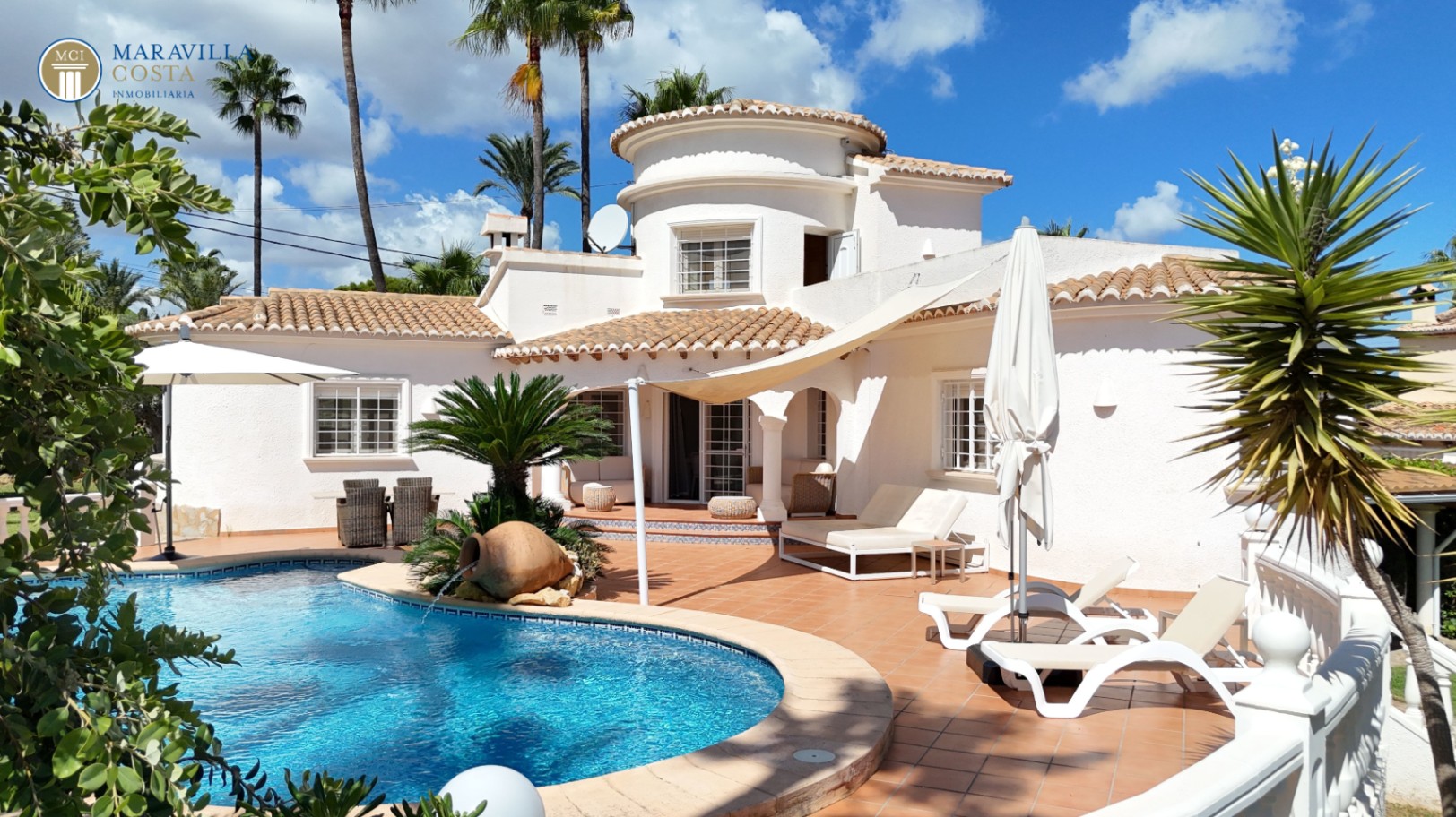 Villa élégante avec vue sur la mer, maison d'hôtes et espace piscine privé à Jávea