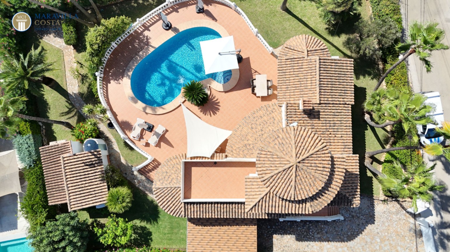 Villa élégante avec vue sur la mer, maison d'hôtes et espace piscine privé à Jávea