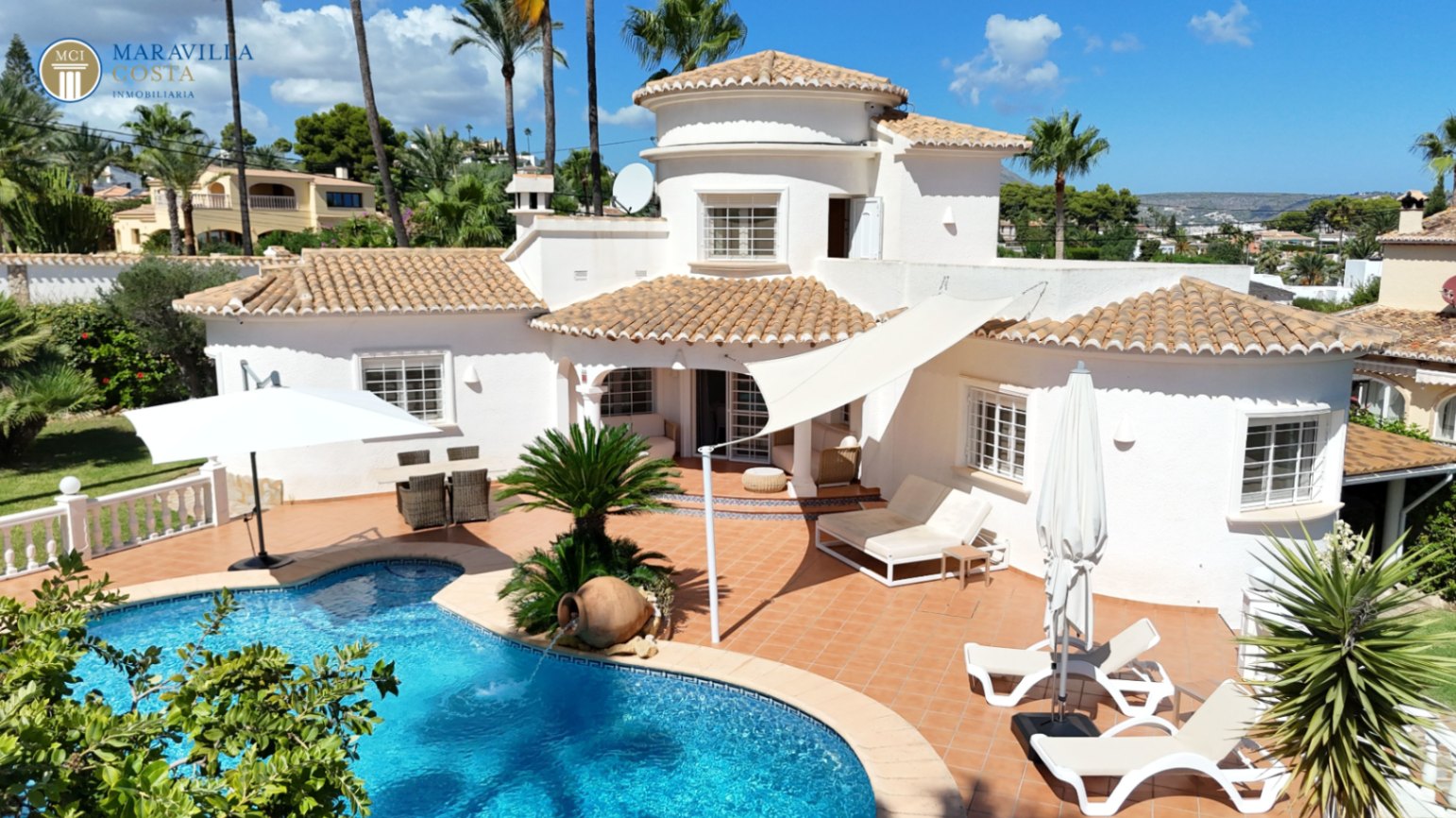 Villa élégante avec vue sur la mer, maison d'hôtes et espace piscine privé à Jávea