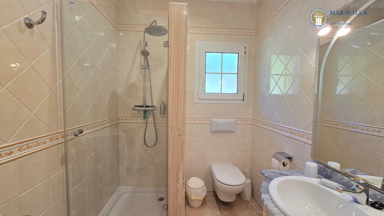 Villa très bien entretenue et bien équipée à vendre à Jáve.