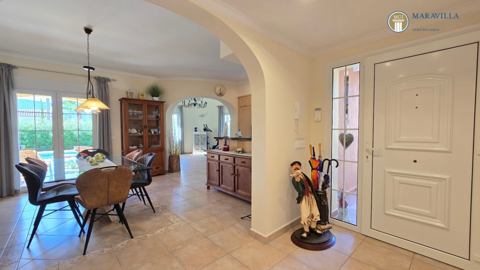 Villa très bien entretenue et bien équipée à vendre à Jáve.