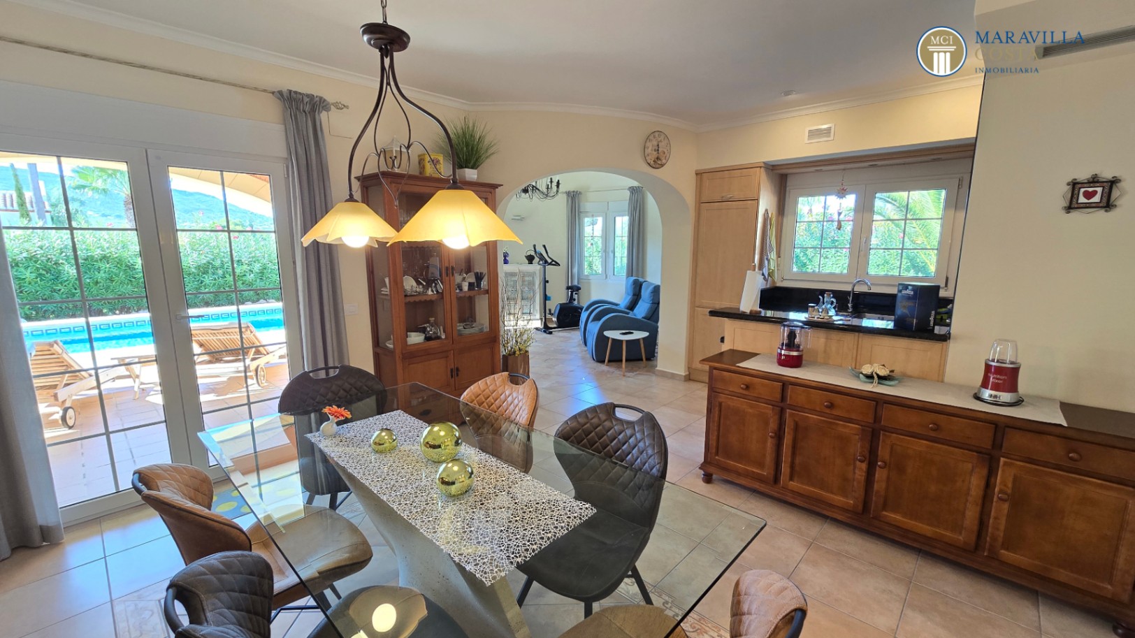 Villa très bien entretenue et bien équipée à vendre à Jáve.