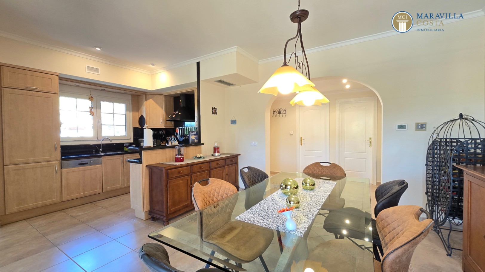 Villa très bien entretenue et bien équipée à vendre à Jáve.