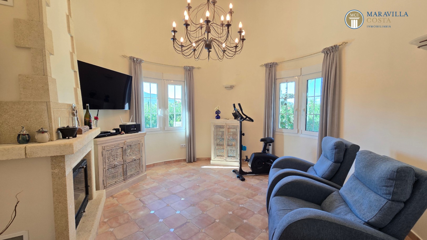 Villa très bien entretenue et bien équipée à vendre à Jáve.
