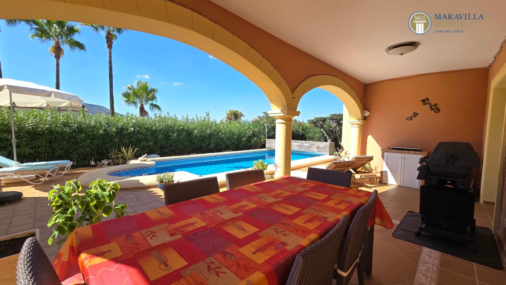 Villa très bien entretenue et bien équipée à vendre à Jáve.