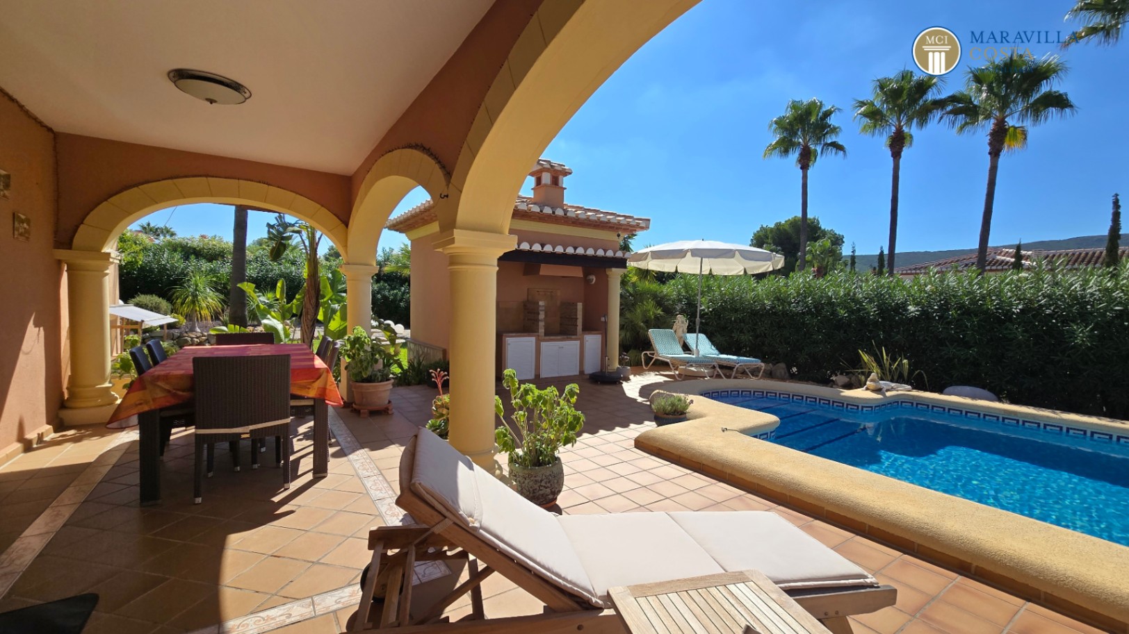 Villa très bien entretenue et bien équipée à vendre à Jáve.