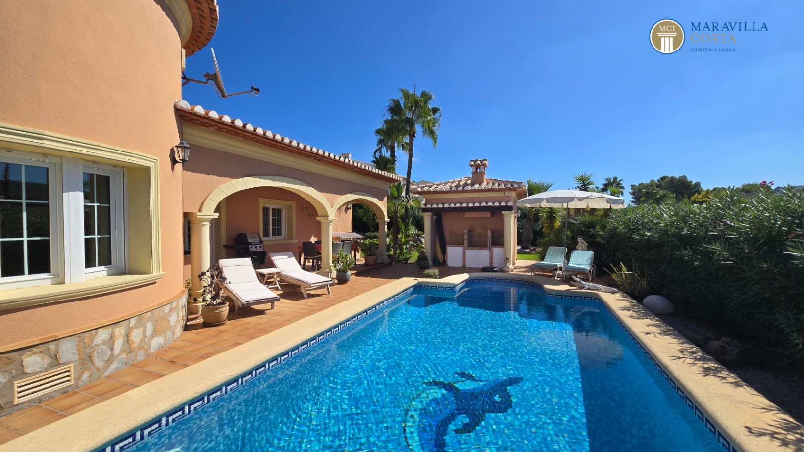 Villa très bien entretenue et bien équipée à vendre à Jáve.