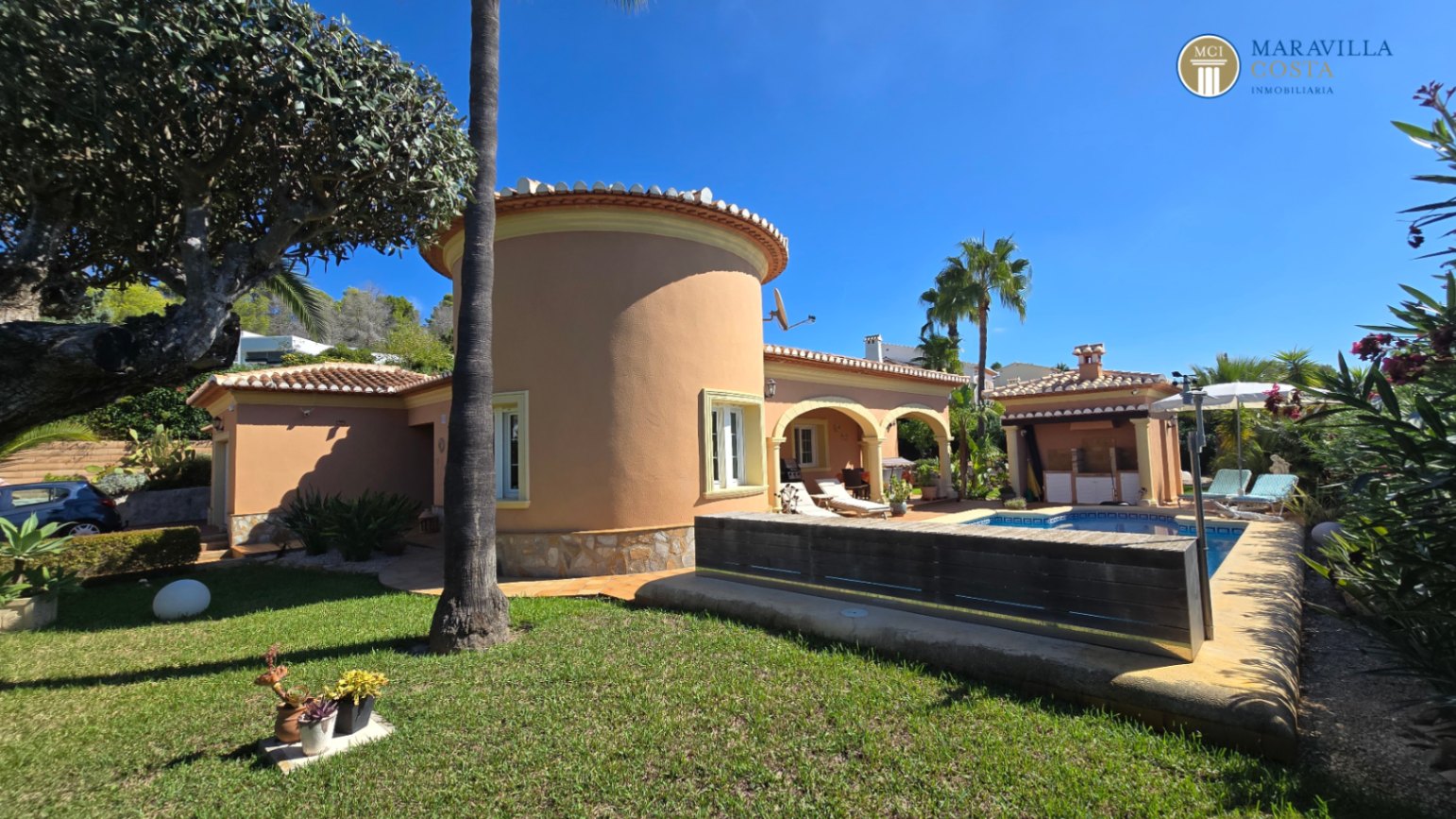Villa très bien entretenue et bien équipée à vendre à Jáve.