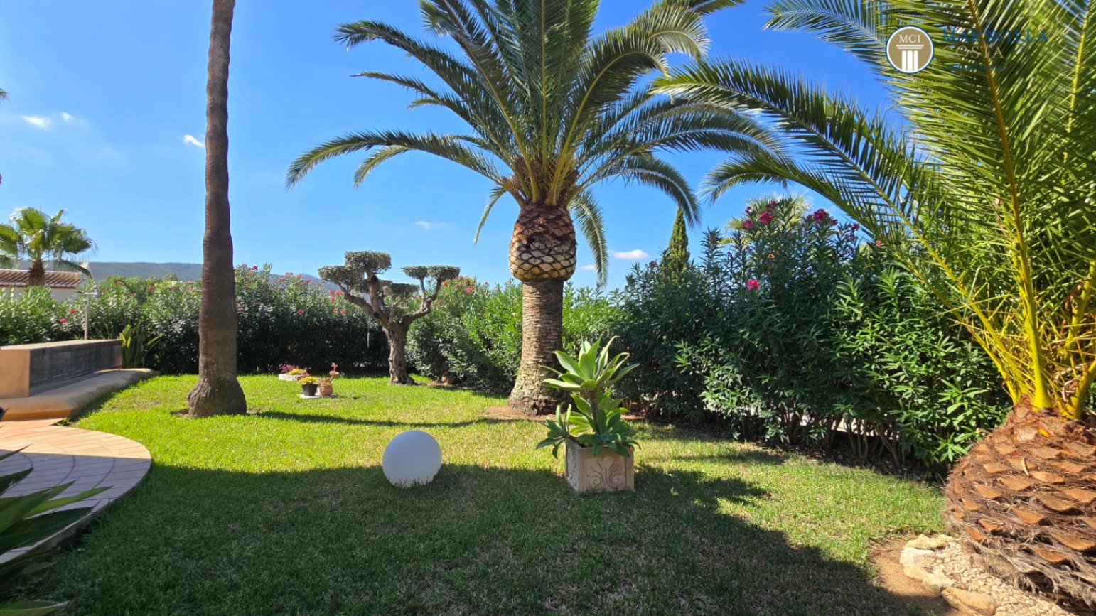 Villa très bien entretenue et bien équipée à vendre à Jáve.