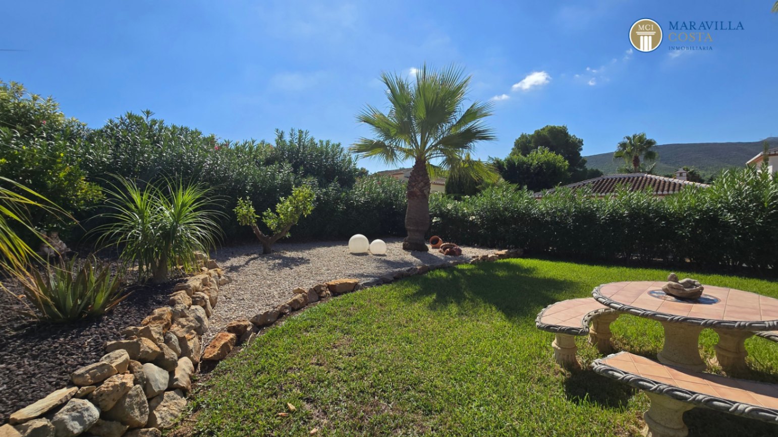 Villa très bien entretenue et bien équipée à vendre à Jáve.