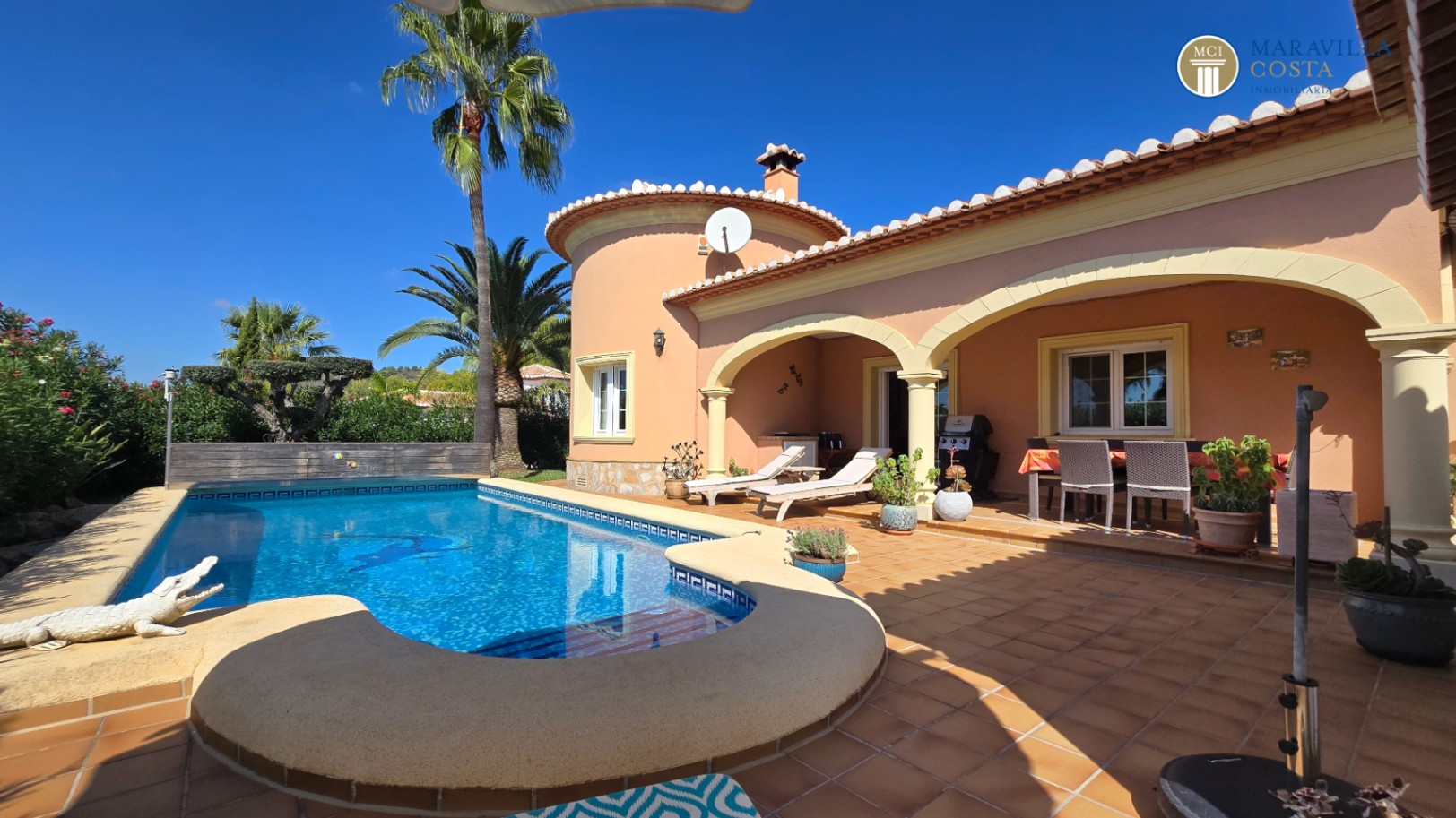 Villa très bien entretenue et bien équipée à vendre à Jáve.
