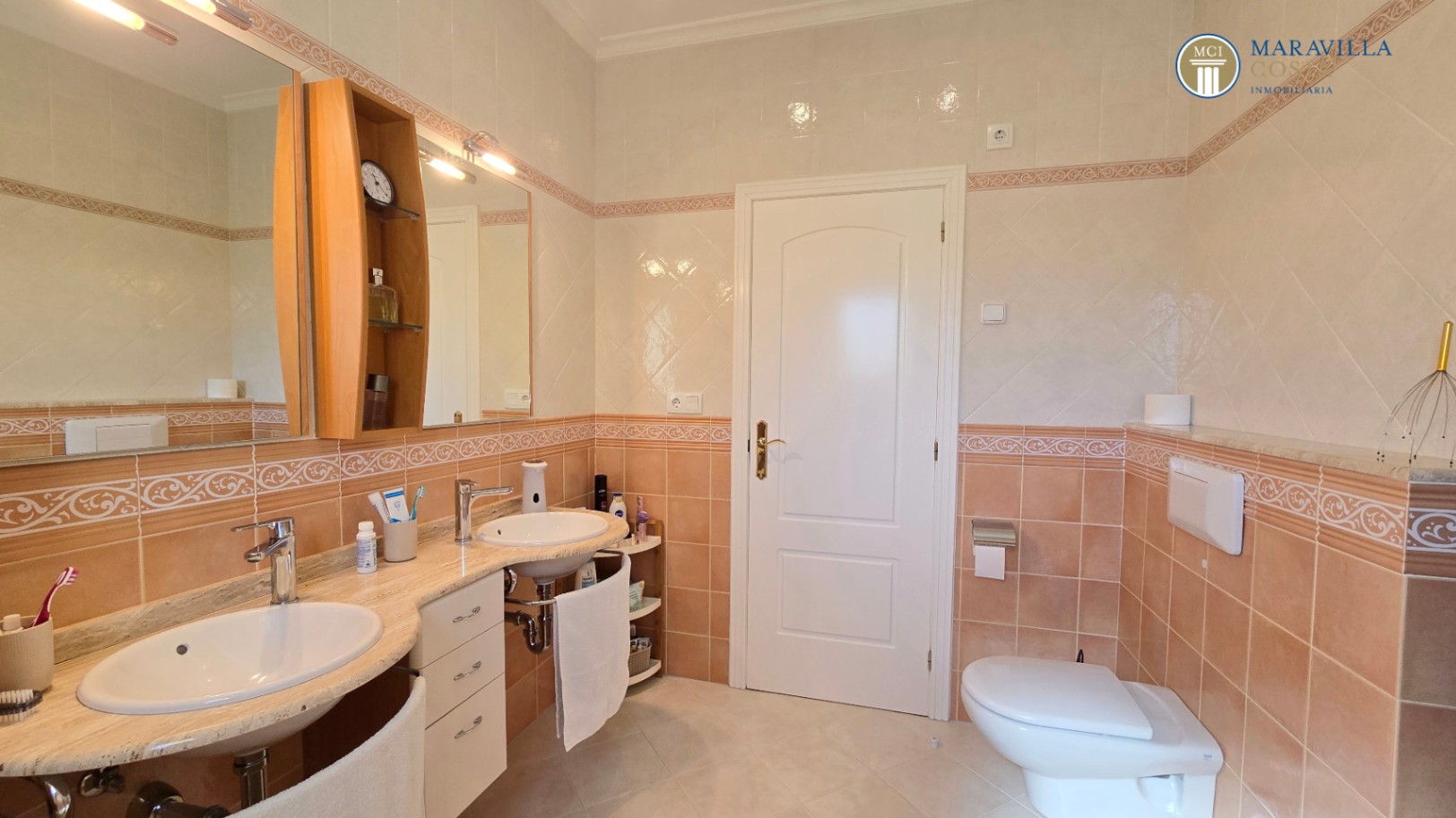 Villa très bien entretenue et bien équipée à vendre à Jáve.
