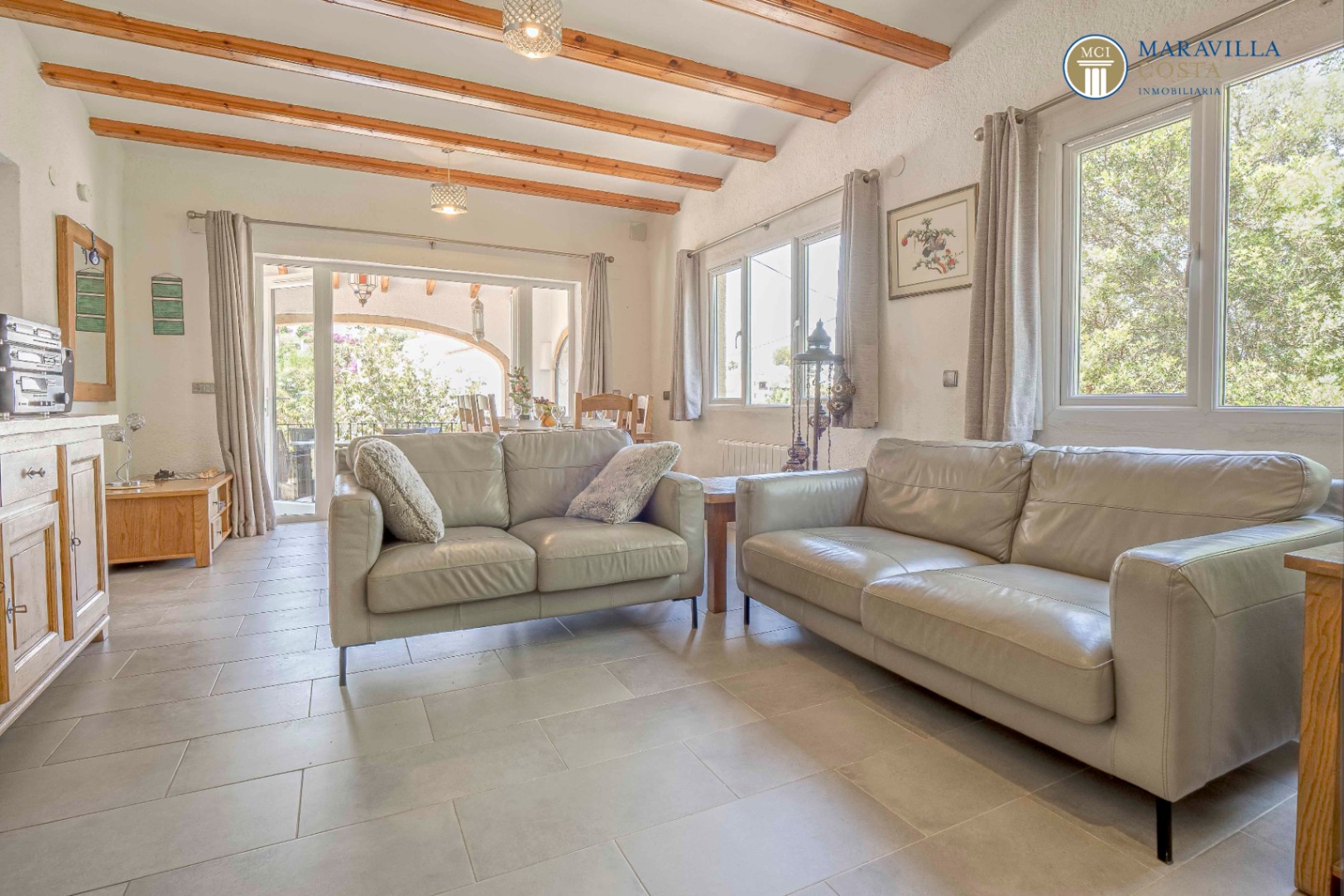 Villa ensoleillée avec un confort de vie agréable